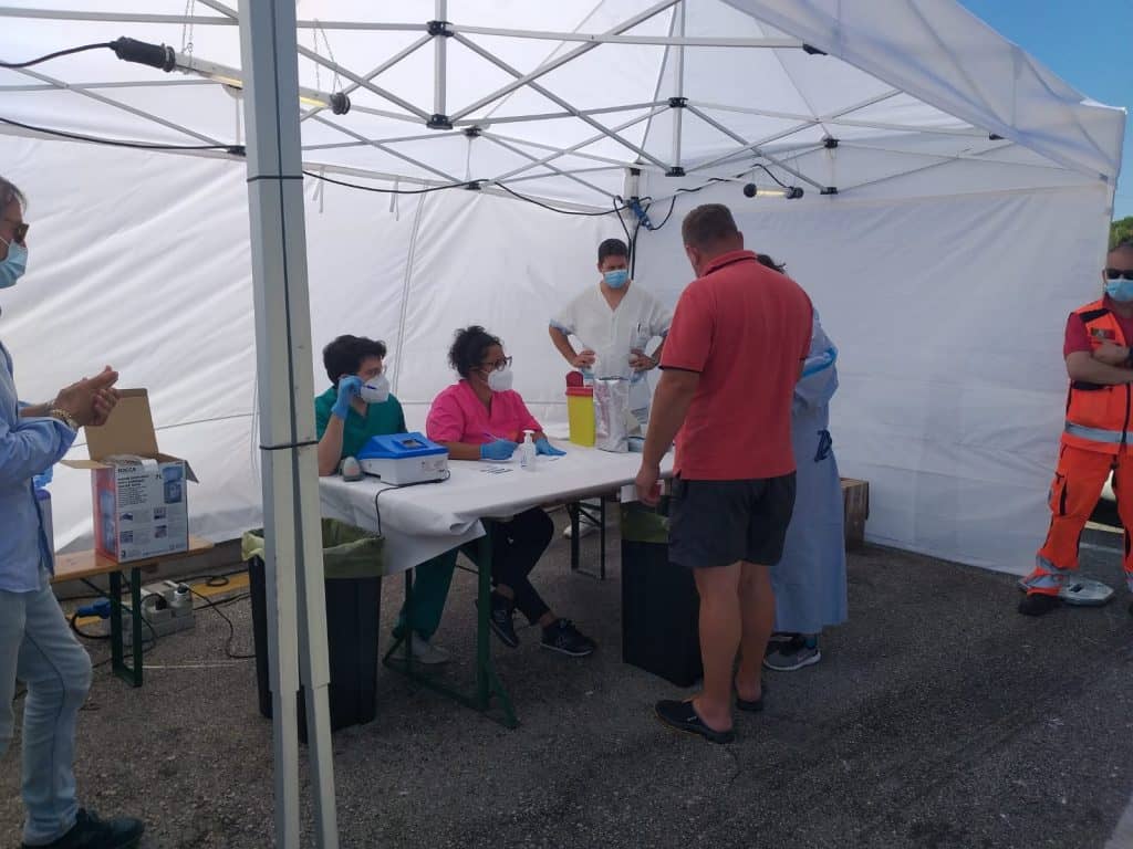 Coronavirus, partiti i test sui viaggiatori dell'Est Europa