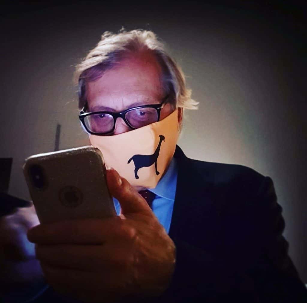 Sutri controcorrente: “Solo ladri e terroristi si mascherano il volto”