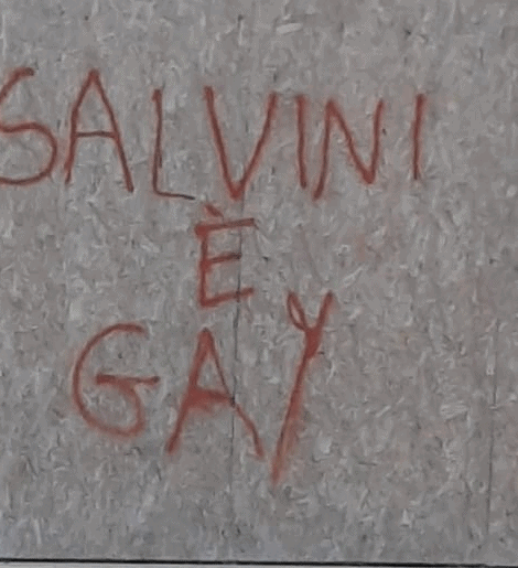 Ladispoli: scritte vandaliche a piazza Grande, davanti la Chiesa