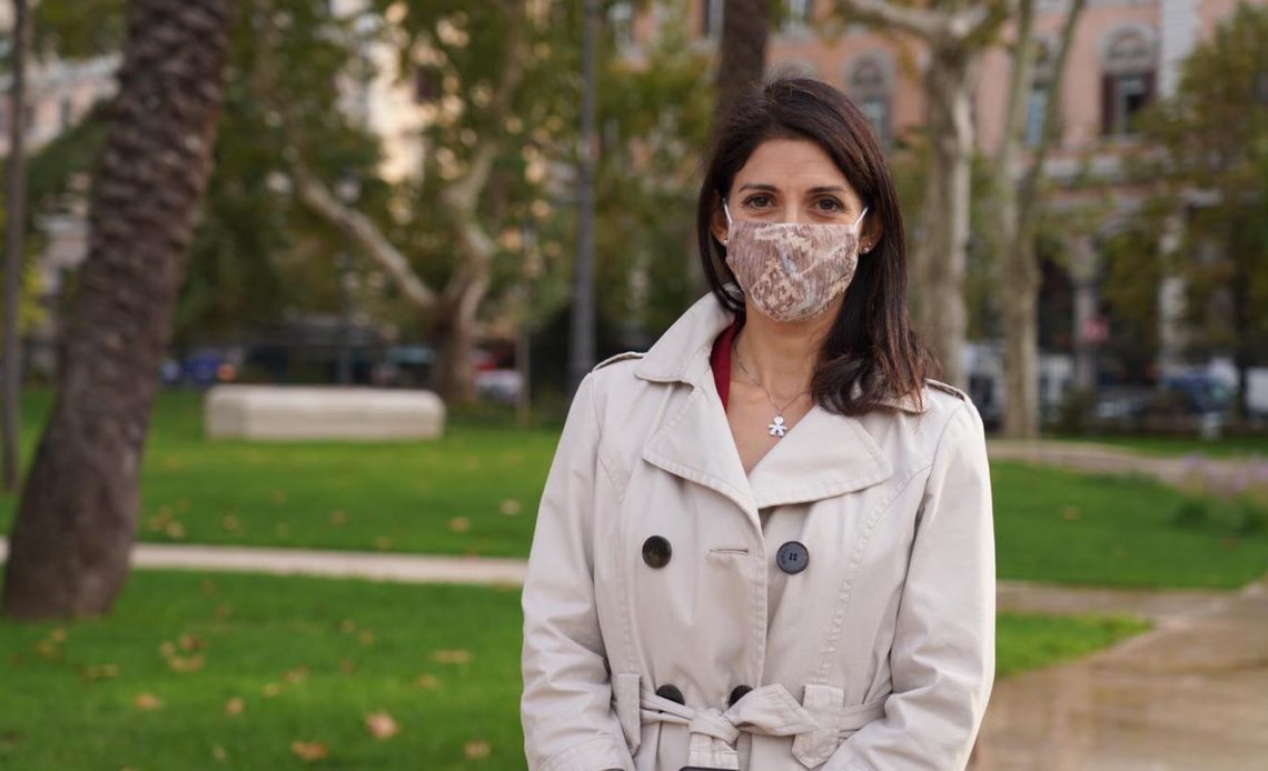 Covid, il sindaco Raggi: "Non abbassiamo la guardia"