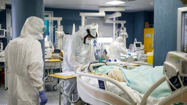 Coronavirus, Agenas: "Gli ospedali sono ormai al limite"