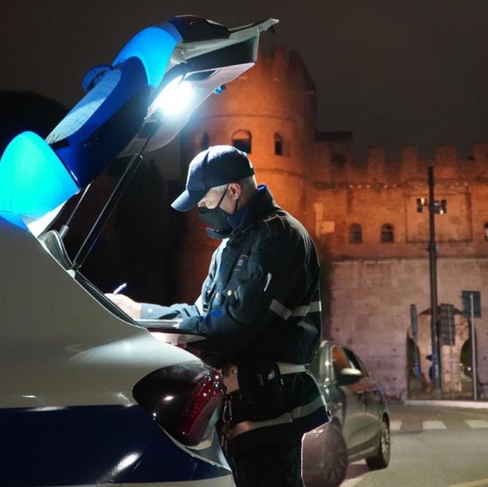 Controlli anti assembramento: 40 ragazzi sanzionati