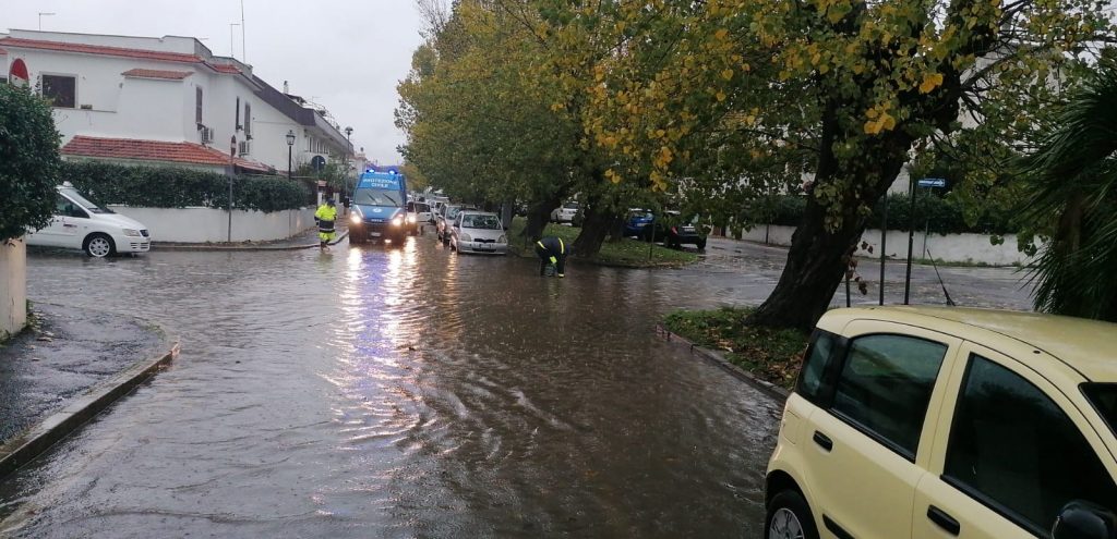 Cerveteri: strade allagate e alberi caduti, interventi su tutto il territorio