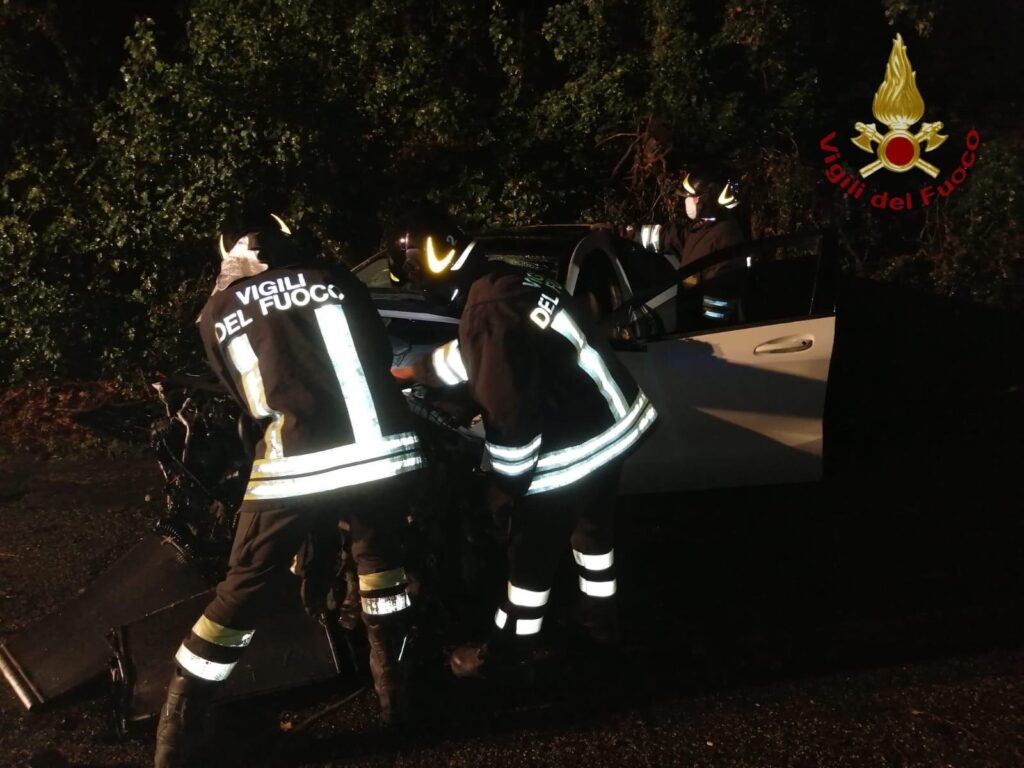 Bracciano: urta un albero con l'auto, incidente sulla circumlacuare