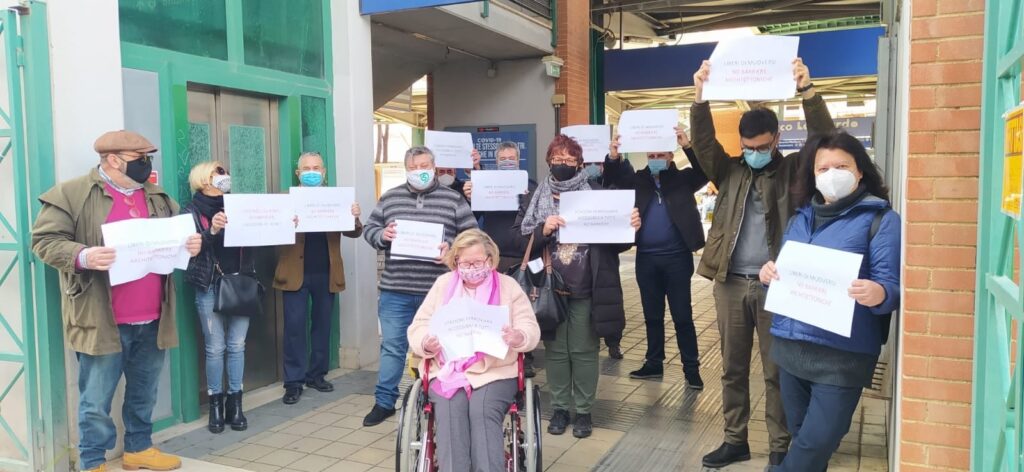 Fiumicino: gli ascensori di Parco Leonardo non funzionano, sit in di protesta