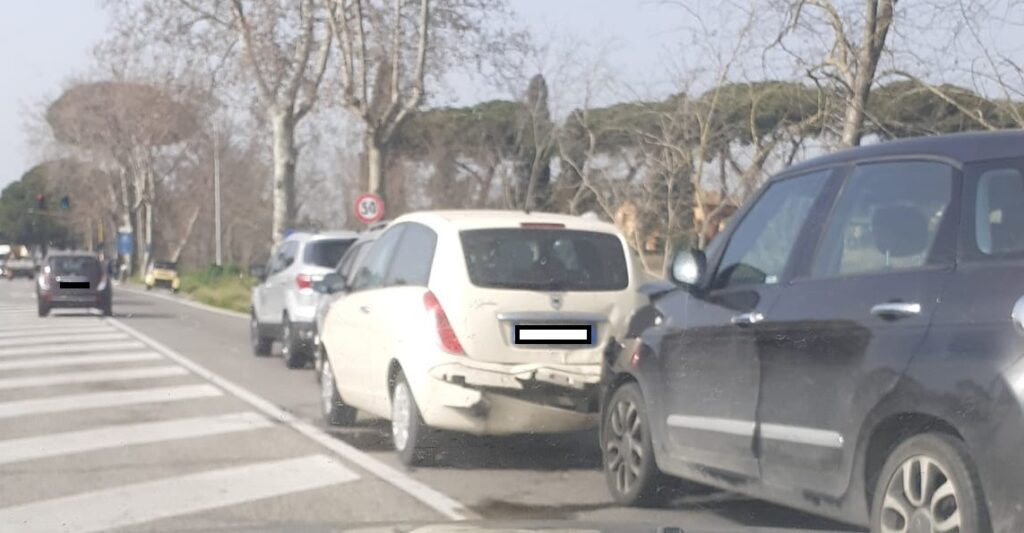 Tamponamento sull'Aurelia nei pressi di Torrimpietra: coinvolte quattro auto