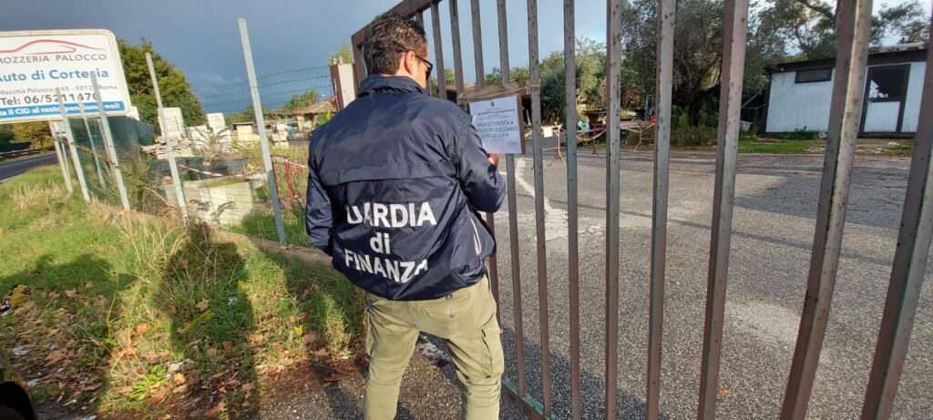 Sequestrate due discariche abusive ad Ostia Antica e Malagrotta