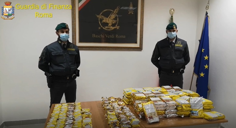 Sequestrati 85 chili di tabacco da masticare di contrabbando