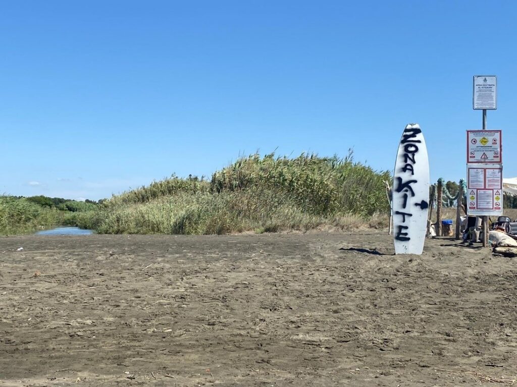 Fiumicino, kitesurf e salvaguardia della Riserva naturale del litorale romano: gli ambientalisti chiedono maggiori tutele