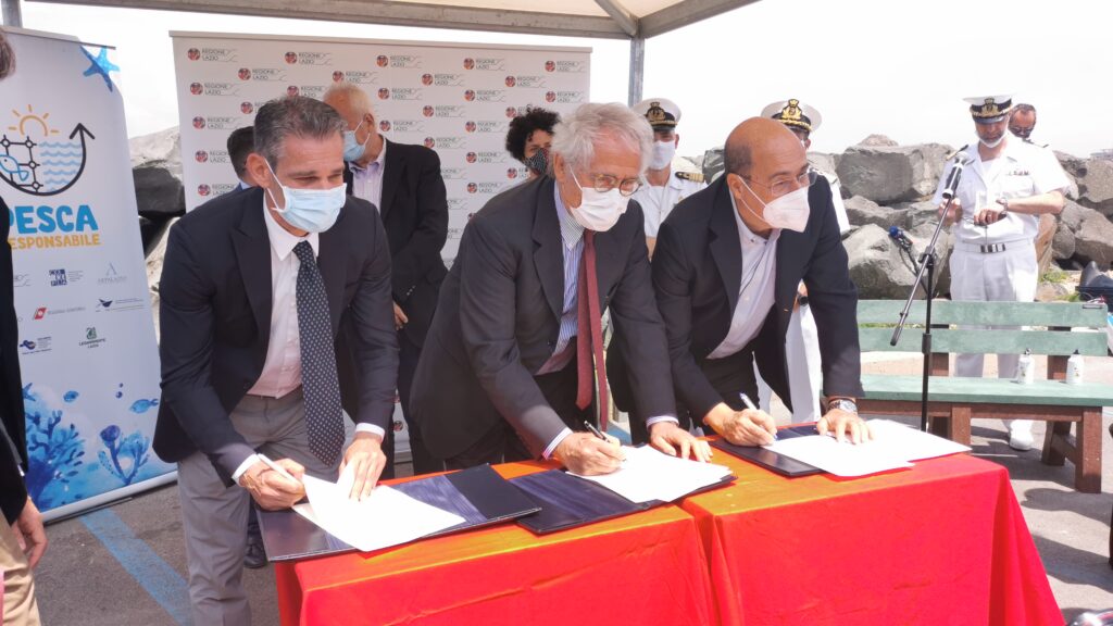 Fiumicino: "Fishing for litter", raccolti 25mila chili di rifiuti in mare