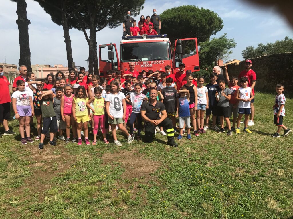 Cerveteri: vigili del fuoco e bambini ... tempesta perfetta all'Oratorio di San Michele