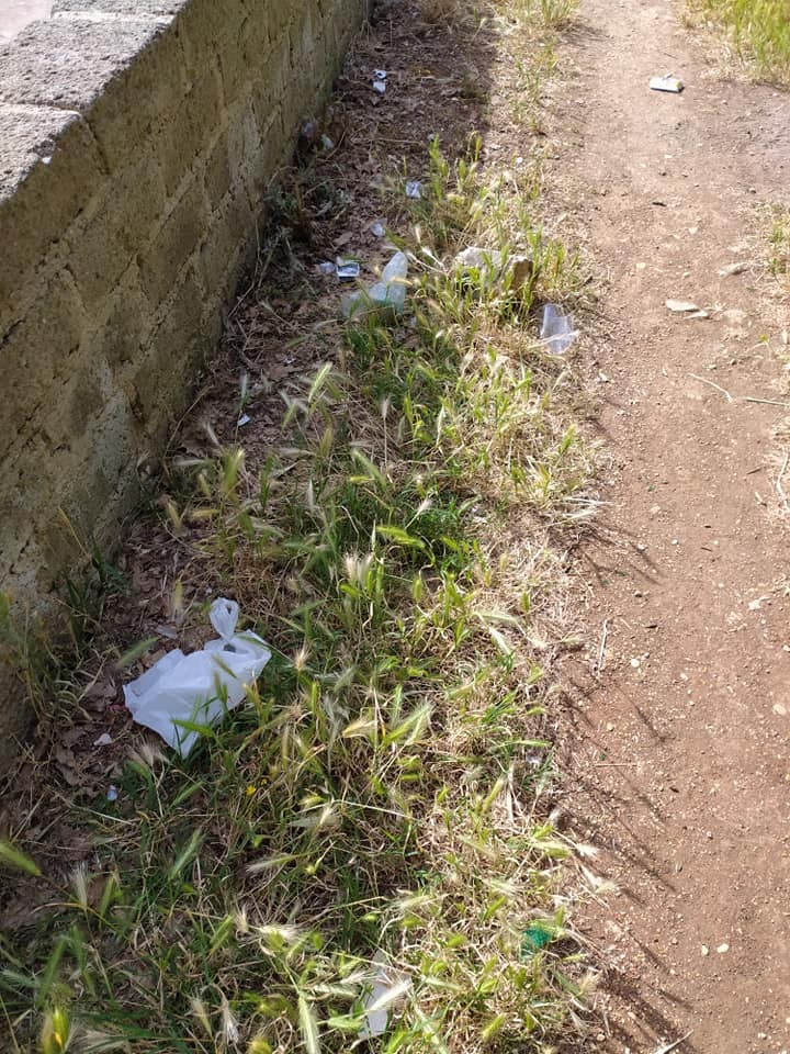 Cerveteri, tra i rifiuti abbandonati spuntano anche le mascherine