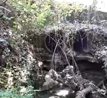 "Cerveteri, scarichi all'interno del bosco di Valcanneto"