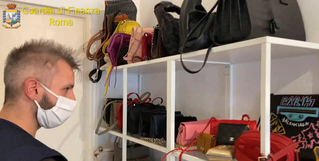 850mila euro non dichiarati al fisco. Denunciata 'boutique del falso'