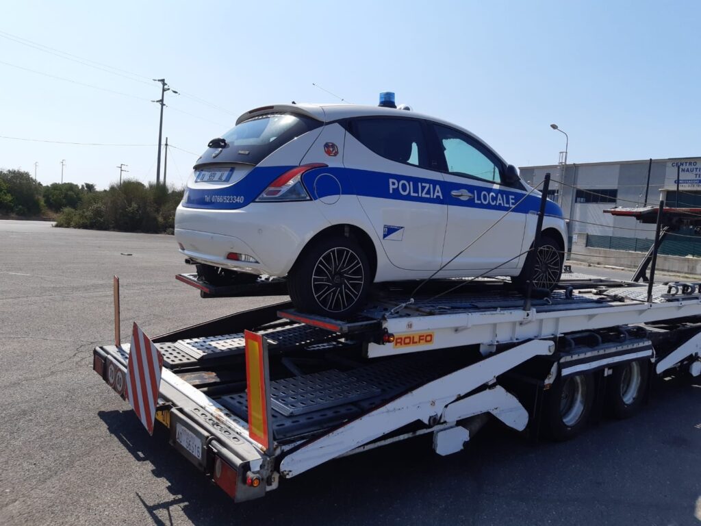 santa marinella auto polizia