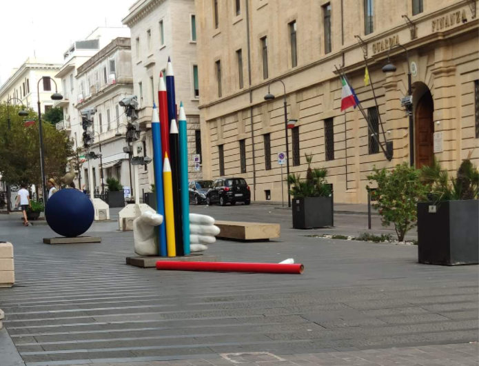 civitavecchia atto vandalico traiano