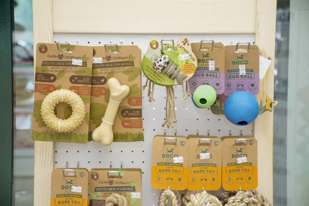 negozio alimentazione animali cani gatti ladispoli