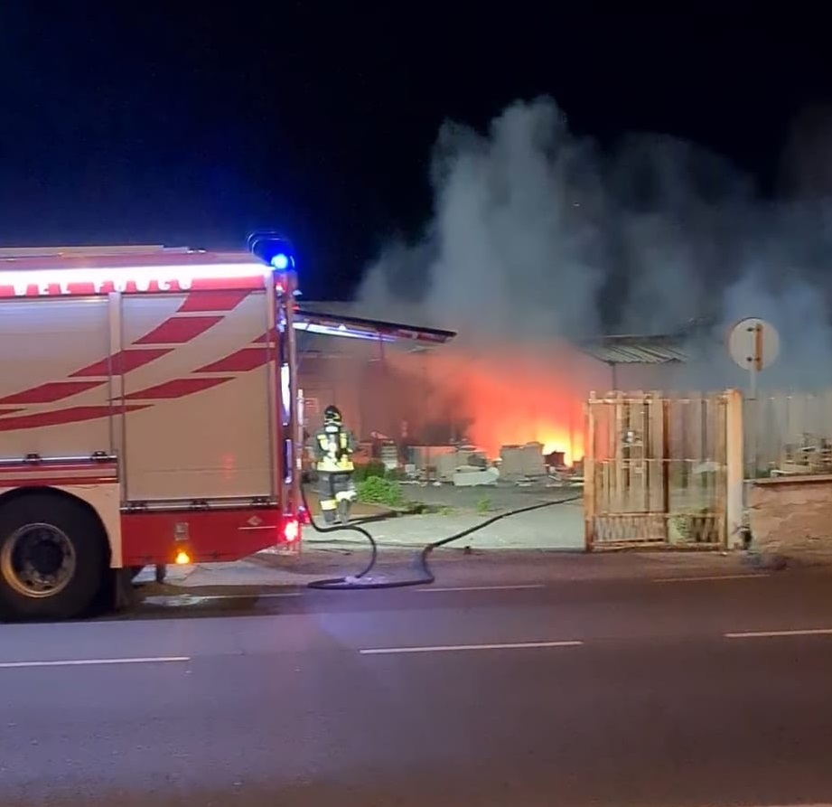 Santa Marinella incendio smorzo