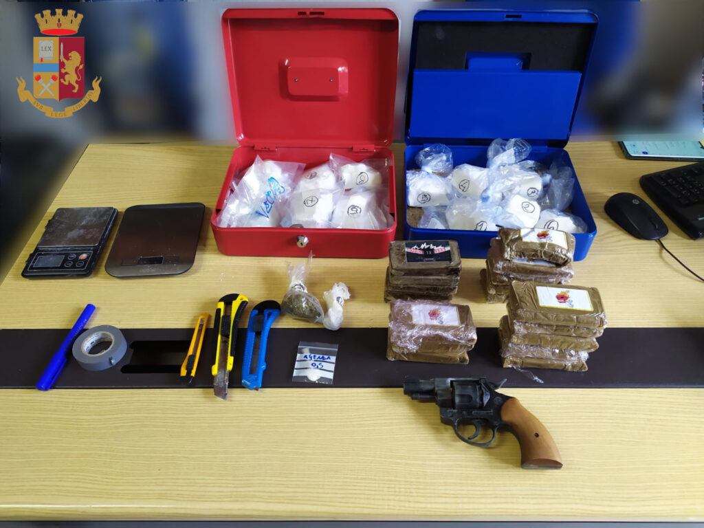 Lotta allo spaccio a Roma e provincia. Altri 18 pusher arrestati e 1 denunciato a piede libero