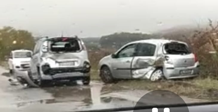 Grave incidente avvenuto in queste ultime ore su Via Settevene Palo. Sono 2 le vetture coinvolte, al momento non possiamo fornire ulteriori dettagli.