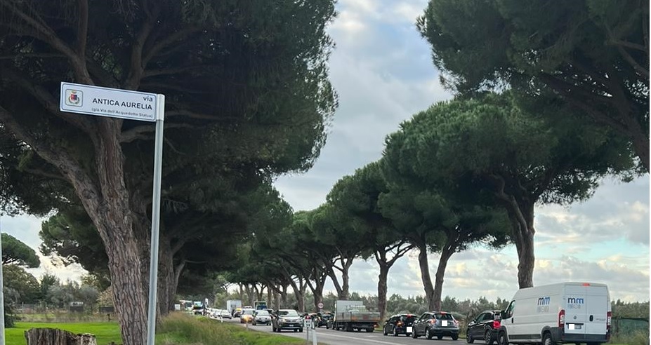 Ladispoli, incidente sull'Aurelia: traffico rallentato