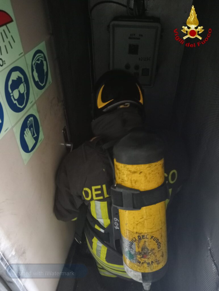 Civitavecchia incendio nave Punta Azzurra