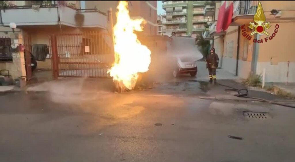 Roma, esplodono contatori del gas. Evacuati dieci appartamenti