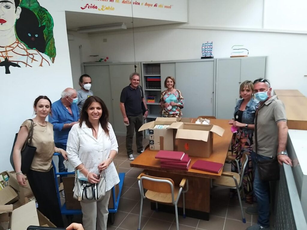 Fiumicino donati libri scuola