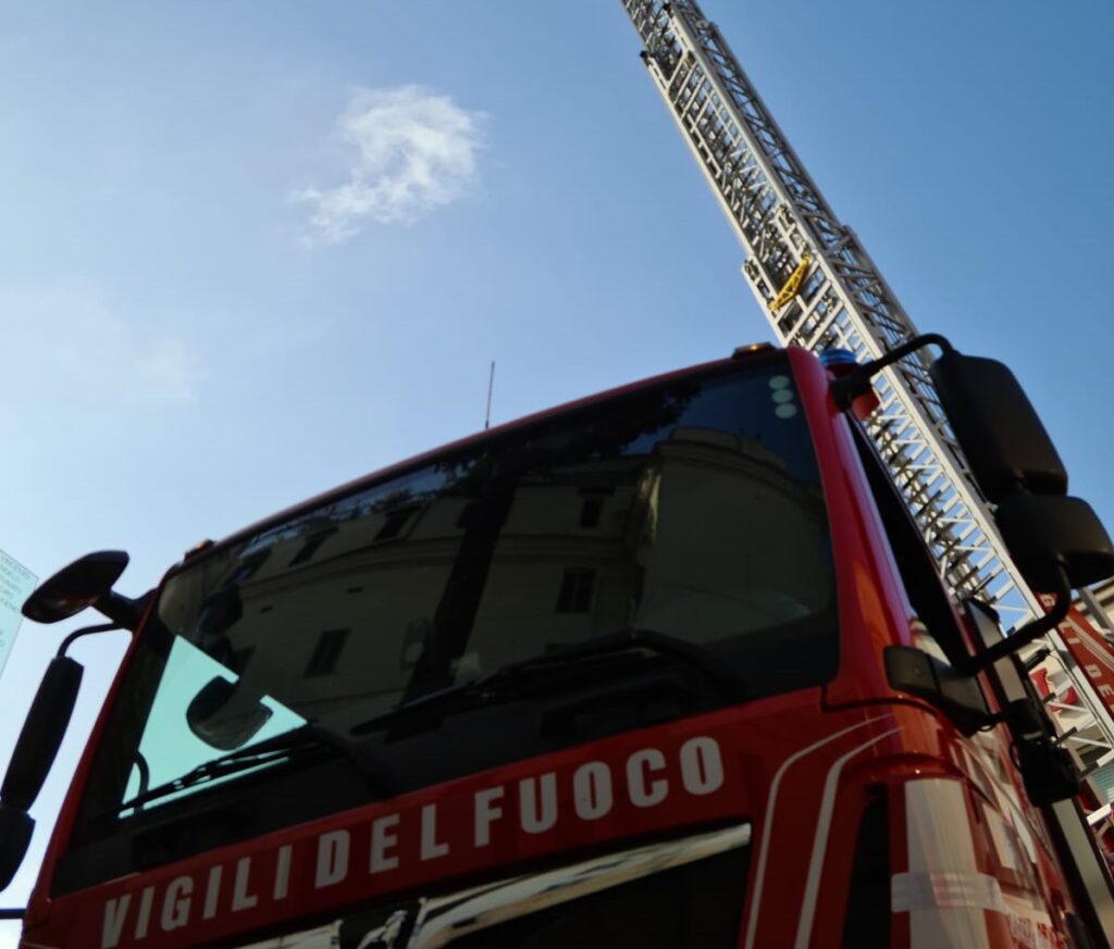 Santa Marinella, tenta di togliersi la vita sull’autostrada: salvato