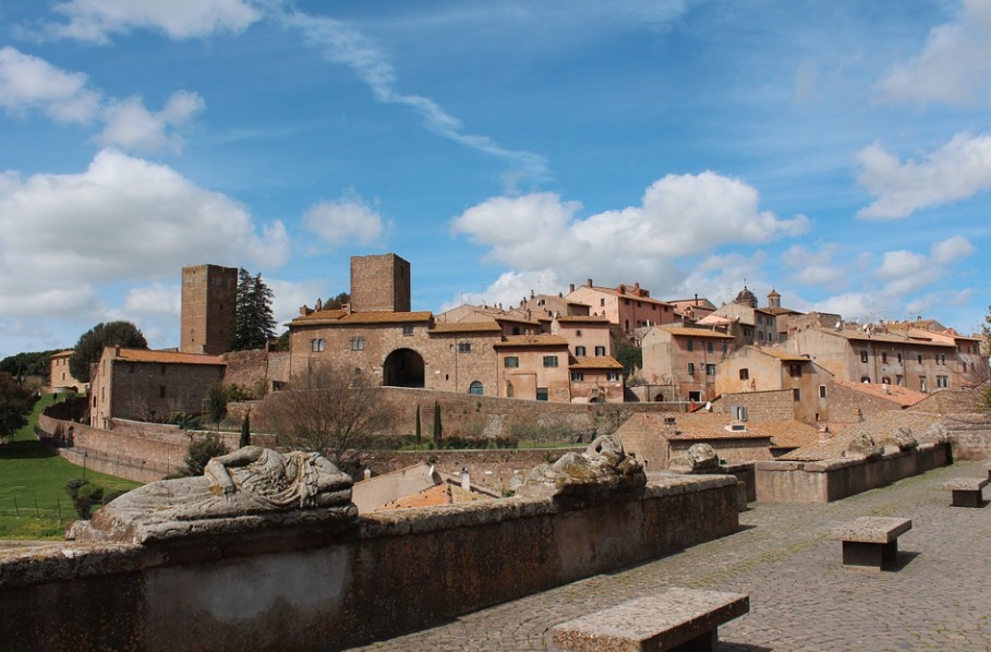 World Party: sabato 27 agosto a Tuscania il giro del mondo (tra cibo, musica e colori) in una notte