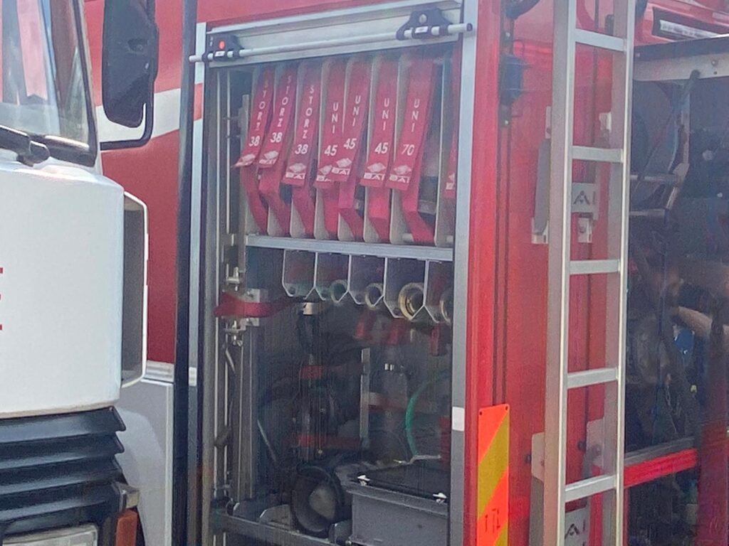 Incendio a Santa Marinella: sul posto anche la Protezione civile di Cerveteri