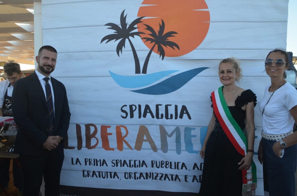 Accessibilità e diritti, Campo di Mare: la spiaggia “Liberamente” prorogata per tutto settembre