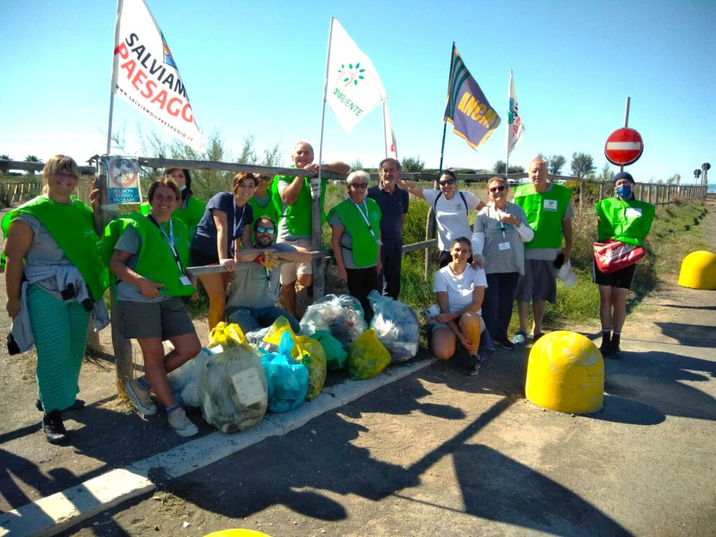 Ladispoli, oggi si svolge a Torre Flavia il “Grande evento Clean Up”. Cittadini, associazioni e famiglie in campo per l’ambiente