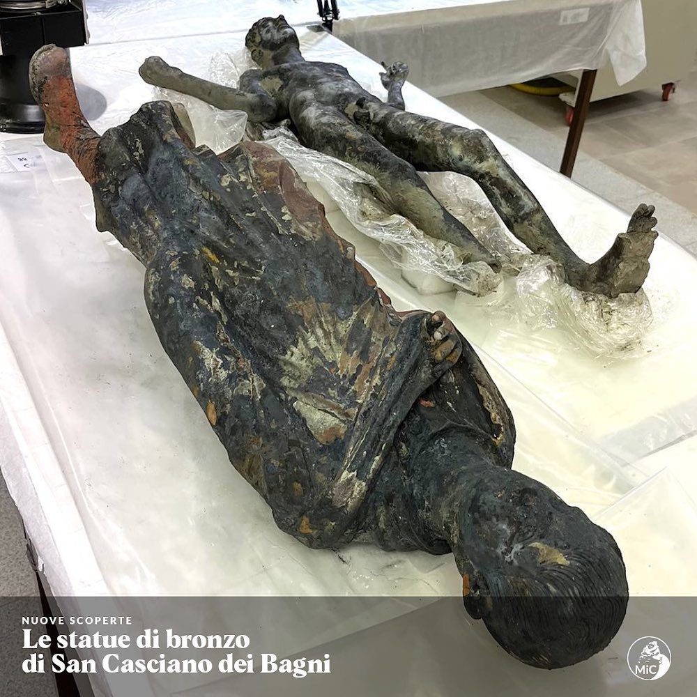 San Casciano dei Bagni: riemergono 24 statue etrusche