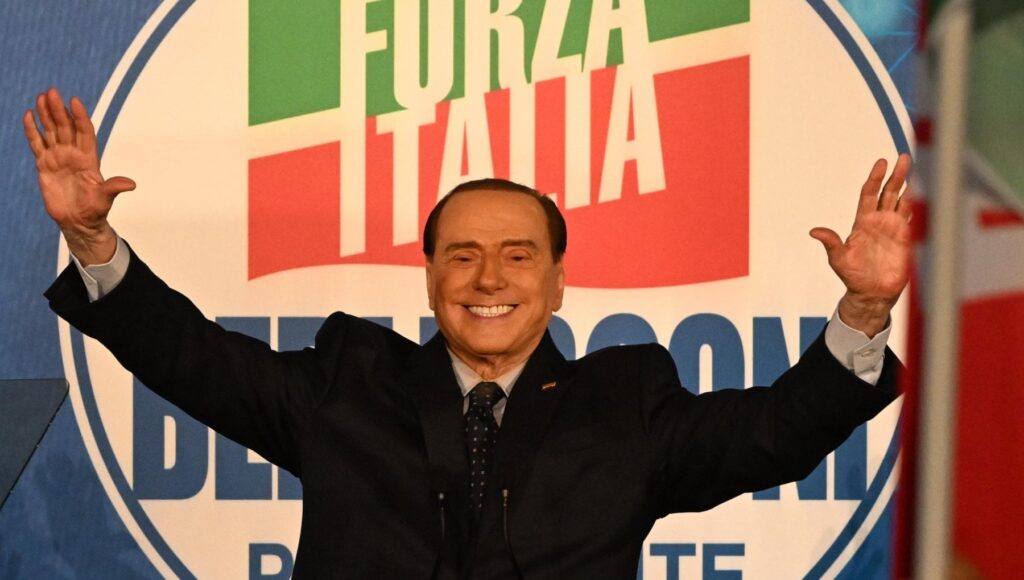 Ladispoli partecipa al lutto nazionale per la scomparsa di Silvio Berlusconi