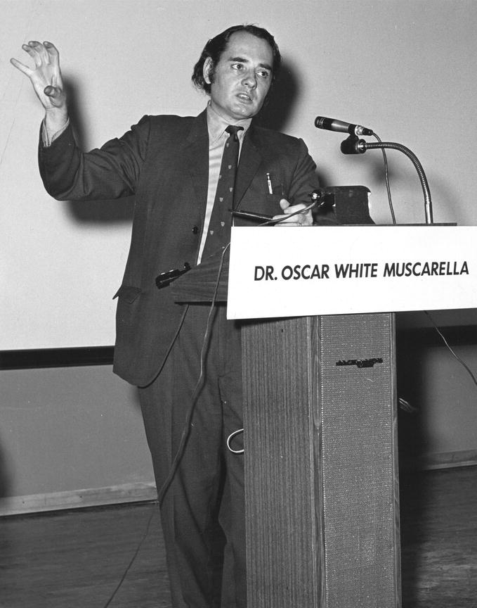 Oscar Muscarella, l’archeologo americano che si oppose all’acquisto del Cratere di Eufronio da parte del Metropolitan Museum di New York
