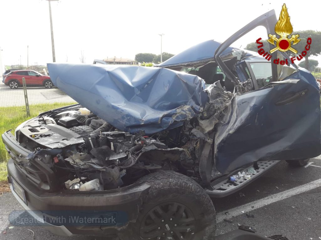 Ladispoli scontro 50enne elitrasportato