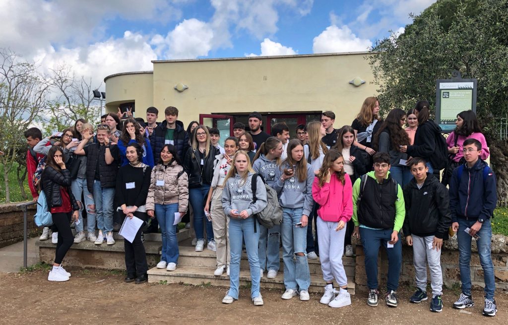 Gli studenti del Mattei fanno il bis e accolgono nuovi turisti alla Banditaccia