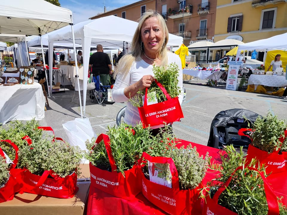 Sclerosi Multipla, grande successo per le Erbe Aromatiche di Aism a Cerveteri