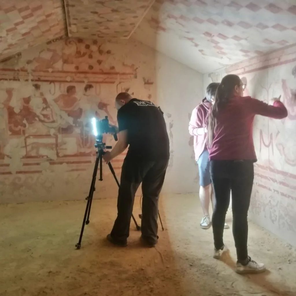 Tarquinia ospita l'archeologa classica Audrey