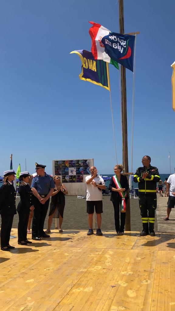 alzabandiera associazione Campo Mare