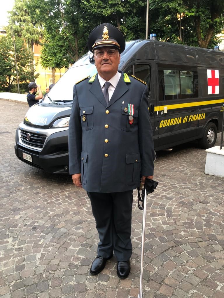 Civitavecchia, il Luogotenente Guardia di Finanza Biagio Buonincontro insignito della Medaglia d’Argento al merito civile