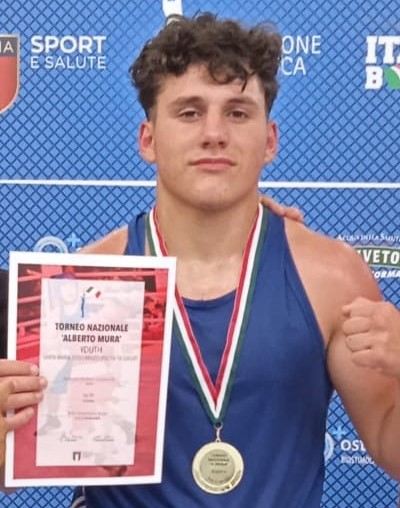 La punta di diamante della boxe di Ladispoli, Antonio Ciacosky, trionfa in Italia al "Mura"