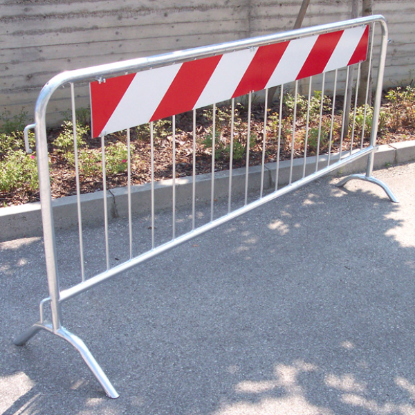 Cerveteri, le transenne costano care al Comune: 16mila euro di noleggio