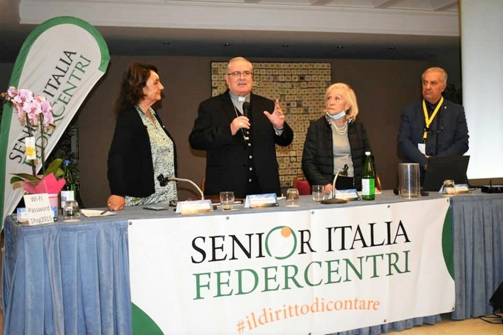 Covid, Federcentri: al via nei centri anziani d’Italia la campagna “Più informati, più protetti”