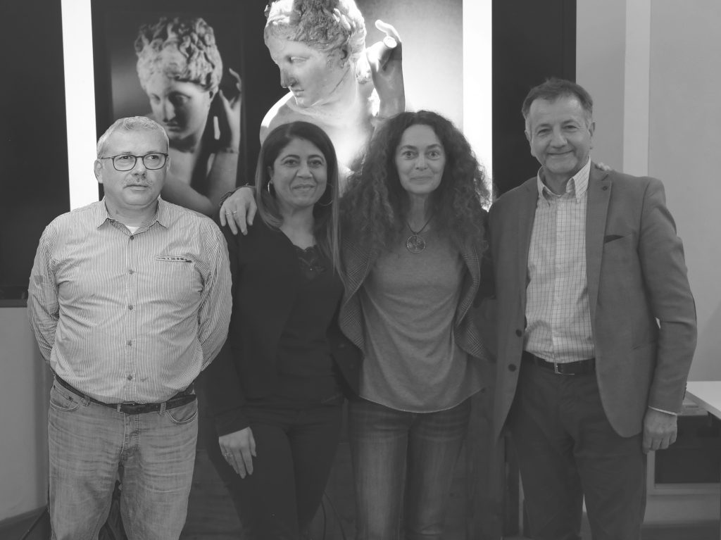 Gli Etruschi in Brianza con una conferenza spettacolo ideata da Agostino De Angelis con l’etruscologa Simona Rafanelli