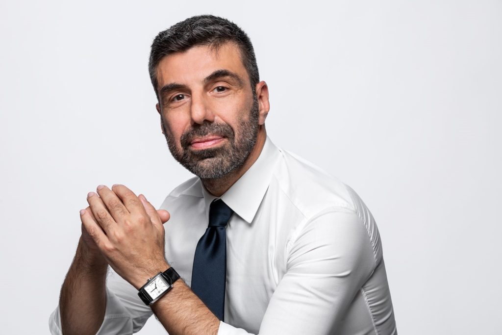 Contratto nazionale, contratto di lavoro sanitario per i farmacisti, remunerazione delle prestazioni, snellimento della burocrazia, miglioramento dell’informatizzazione: i punti chiave della proposta programmatica di Giuseppe Guaglianone