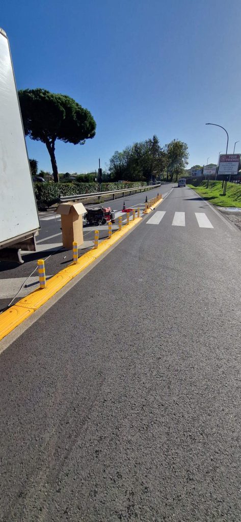 Installato il cordolo sulla Braccianese in località  Rinascente