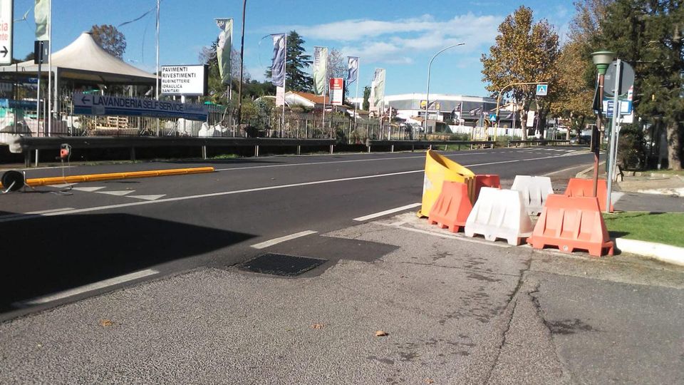 Installato il cordolo sulla Braccianese in località  Rinascente