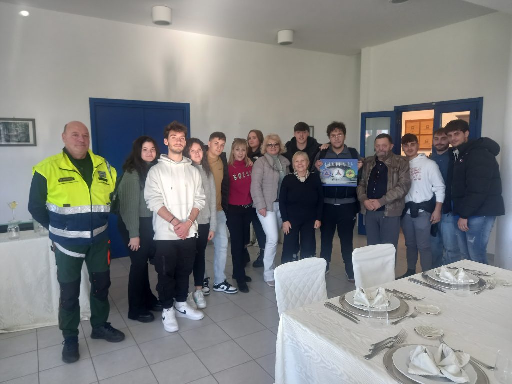Ladispoli, la Protezione Civile consegna all’istituto alberghiero una targa al merito